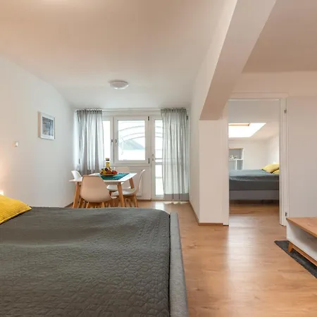 Sun Valley Apartment